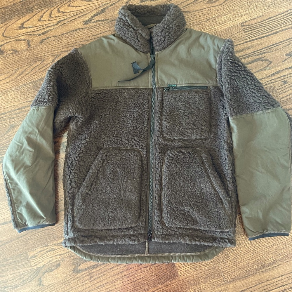 Filson Sherpa fleece jacket in chocolate brown. Men’s XS (fits women M/8-10)